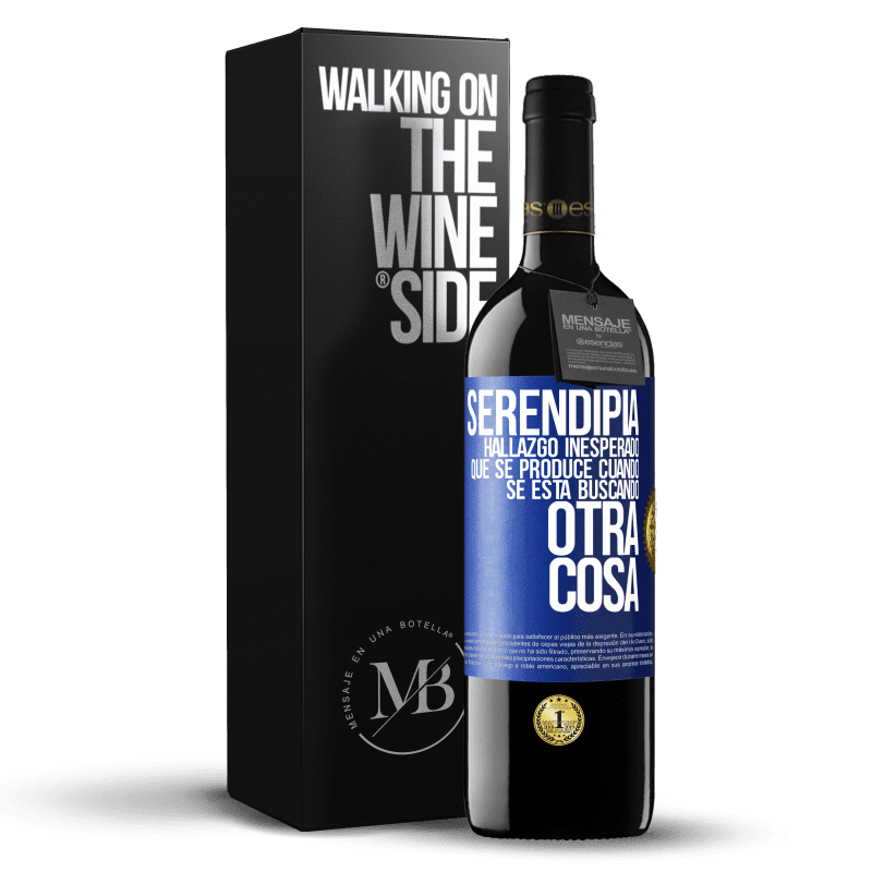 39,95 € Envío gratis | Vino Tinto Edición RED MBE Reserva Serendipia. Hallazgo inesperado que se produce cuando se está buscando otra cosa Etiqueta Azul. Etiqueta personalizable Reserva 12 Meses Cosecha 2015 Tempranillo