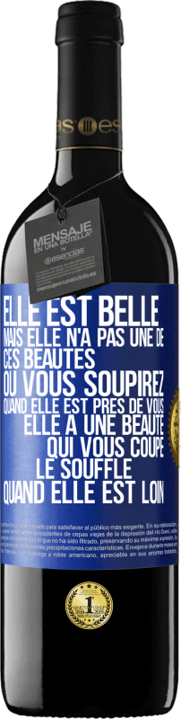 Envoi gratuit | Vin rouge Édition RED MBE Réserve Elle est belle. Mais elle n'a pas une de ces beautés où vous soupirez quand elle est près de vous. Elle a une beauté qui vous co Étiquette Bleue. Étiquette personnalisable Réserve 12 Mois Récolte 2014 Tempranillo