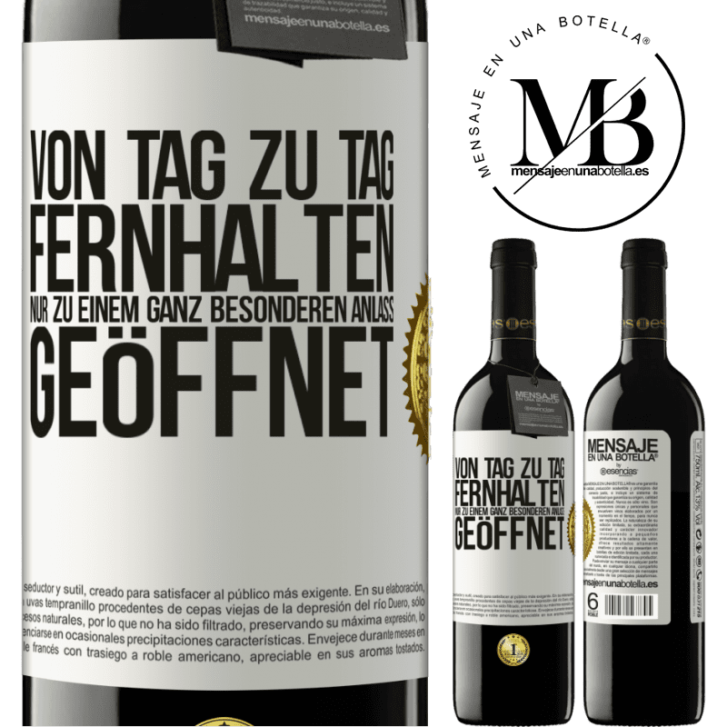 39,95 € Kostenloser Versand | Rotwein RED Ausgabe MBE Reserve Vom alltäglichen fernhalten. Nur zu einem ganz besonderen Anlass öffnen Weißes Etikett. Anpassbares Etikett Reserve 12 Monate Ernte 2015 Tempranillo