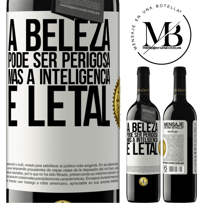 39,95 € Envio grátis | Vinho tinto Edição RED MBE Reserva A beleza pode ser perigosa, mas a inteligência é letal Etiqueta Branca. Etiqueta personalizável Reserva 12 Meses Colheita 2015 Tempranillo