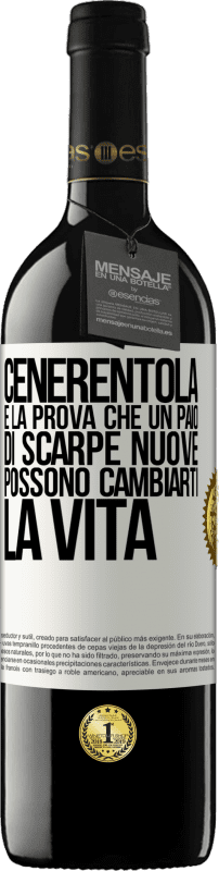 39,95 € | Vino rosso Edizione RED MBE Riserva Cenerentola è la prova che un paio di scarpe nuove possono cambiarti la vita Etichetta Bianca. Etichetta personalizzabile Riserva 12 Mesi Raccogliere 2014 Tempranillo