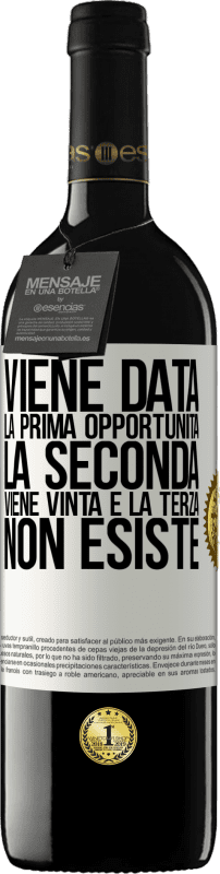 39,95 € Spedizione Gratuita | Vino rosso Edizione RED MBE Riserva Viene data la prima opportunità, la seconda viene vinta e la terza non esiste Etichetta Bianca. Etichetta personalizzabile Riserva 12 Mesi Raccogliere 2016 Tempranillo
