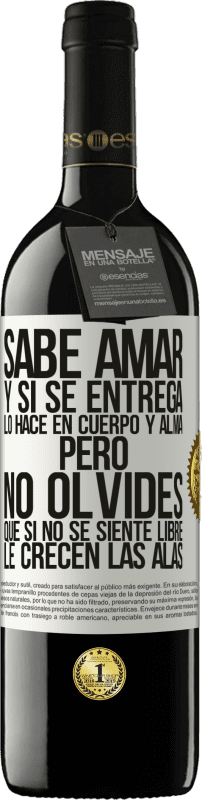 39,95 € Envío gratis | Vino Tinto Edición RED MBE Reserva Sabe amar, y si se entrega, lo hace en cuerpo y alma. Pero, no olvides, que si no se siente libre, le crecen las alas Etiqueta Blanca. Etiqueta personalizable Reserva 12 Meses Cosecha 2016 Tempranillo