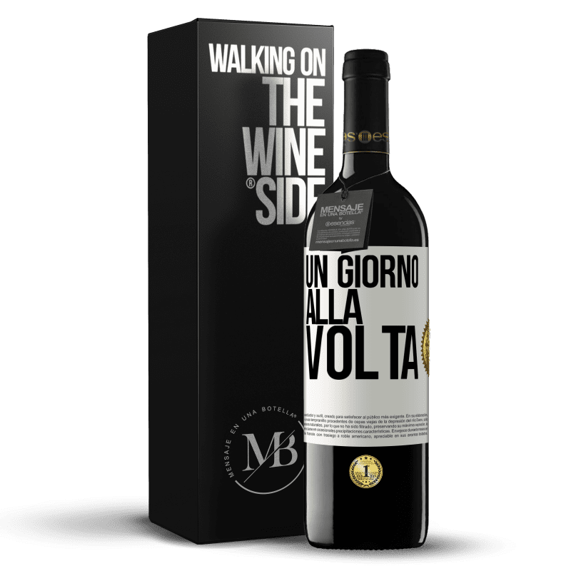 39,95 € Spedizione Gratuita | Vino rosso Edizione RED MBE Riserva Un giorno alla volta Etichetta Bianca. Etichetta personalizzabile Riserva 12 Mesi Raccogliere 2016 Tempranillo