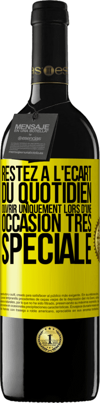 Envoi gratuit | Vin rouge Édition RED MBE Réserve Restez à l'écart du quotidien. Ouvrir uniquement lors d'une occasion très spéciale Étiquette Jaune. Étiquette personnalisable Réserve 12 Mois Récolte 2014 Tempranillo