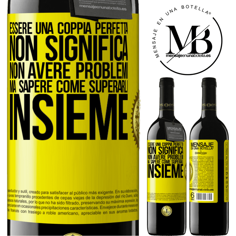 39,95 € Spedizione Gratuita | Vino rosso Edizione RED MBE Riserva Essere una coppia perfetta non significa non avere problemi, ma sapere come superarli insieme Etichetta Gialla. Etichetta personalizzabile Riserva 12 Mesi Raccogliere 2015 Tempranillo