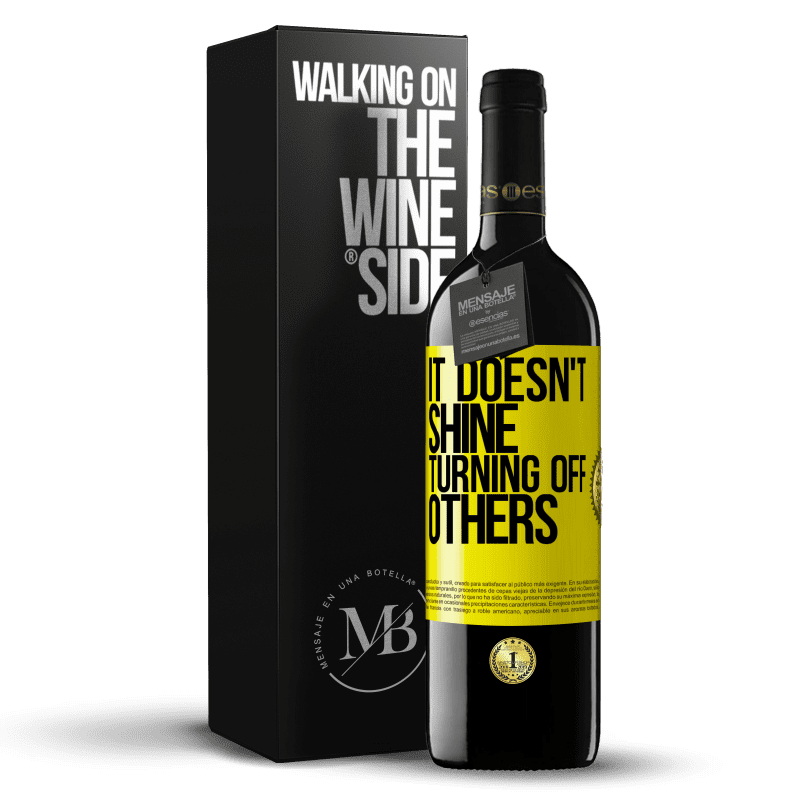 39,95 € Free Shipping | Red Wine RED Edition MBE Reserve It doesn't shine turning off others Yellow Label. Customizable label Reserve 12 Months Harvest 2015 Tempranillo