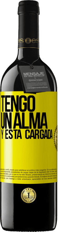 39,95 € 免费送货 | 红酒 RED版 MBE 预订 Tengo un alma y está cargada 黄色标签. 可自定义的标签 预订 12 个月 收成 2014 Tempranillo