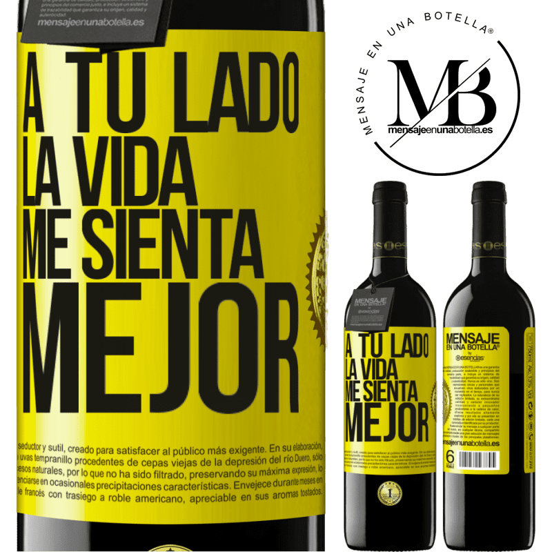 39,95 € Envío gratis | Vino Tinto Edición RED MBE Reserva A tu lado la vida me sienta mejor Etiqueta Amarilla. Etiqueta personalizable Reserva 12 Meses Cosecha 2015 Tempranillo