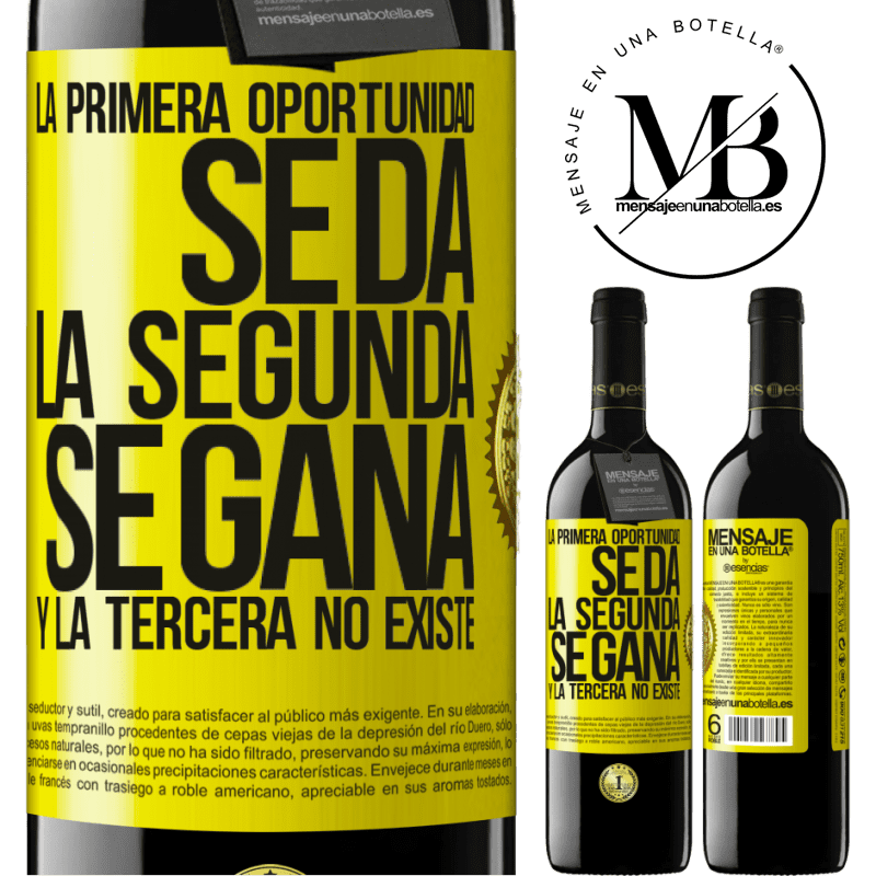 39,95 € Envío gratis | Vino Tinto Edición RED MBE Reserva La primera oportunidad se da, la segunda se gana, y la tercera no existe Etiqueta Amarilla. Etiqueta personalizable Reserva 12 Meses Cosecha 2014 Tempranillo