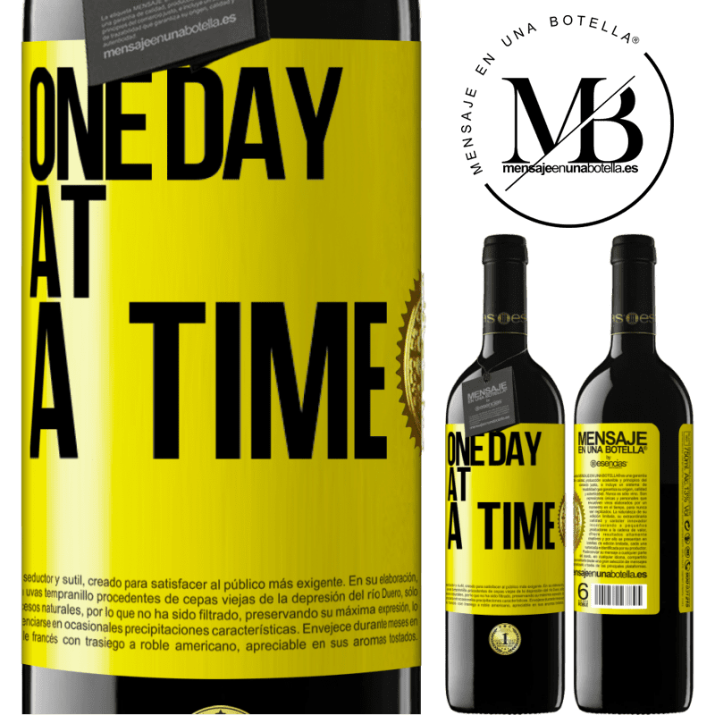 24,95 € Free Shipping | Red Wine RED Edition Crianza 6 Months One day at a time Yellow Label. Customizable label Aging in oak barrels 6 Months Harvest 2019 Tempranillo