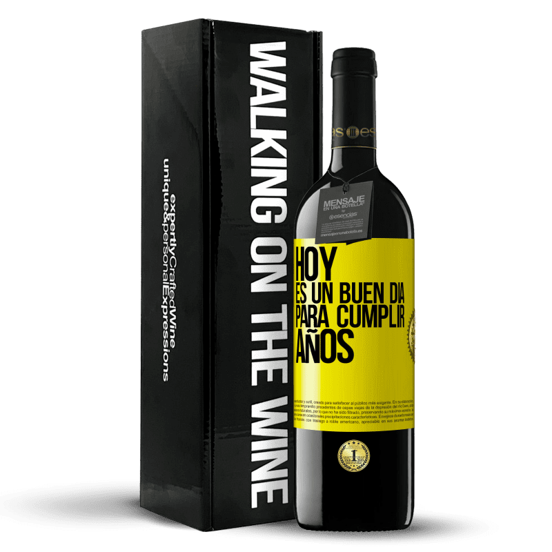 39,95 € Envío gratis | Vino Tinto Edición RED MBE Reserva Hoy es un buen día para cumplir años Etiqueta Amarilla. Etiqueta personalizable Reserva 12 Meses Cosecha 2015 Tempranillo