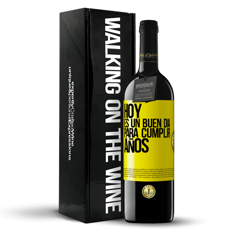39,95 € Envío gratis | Vino Tinto Edición RED MBE Reserva Hoy es un buen día para cumplir años Etiqueta Amarilla. Etiqueta personalizable Reserva 12 Meses Cosecha 2016 Tempranillo