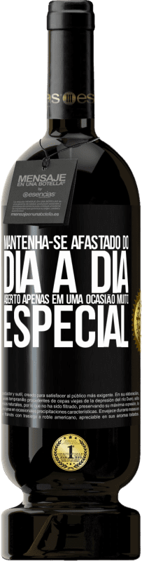 49,95 € Envio grátis | Vinho tinto Edição Premium MBS® Reserva Mantenha-se afastado do dia a dia. Aberto apenas em uma ocasião muito especial Etiqueta Preta. Etiqueta personalizável Reserva 12 Meses Colheita 2016 Tempranillo