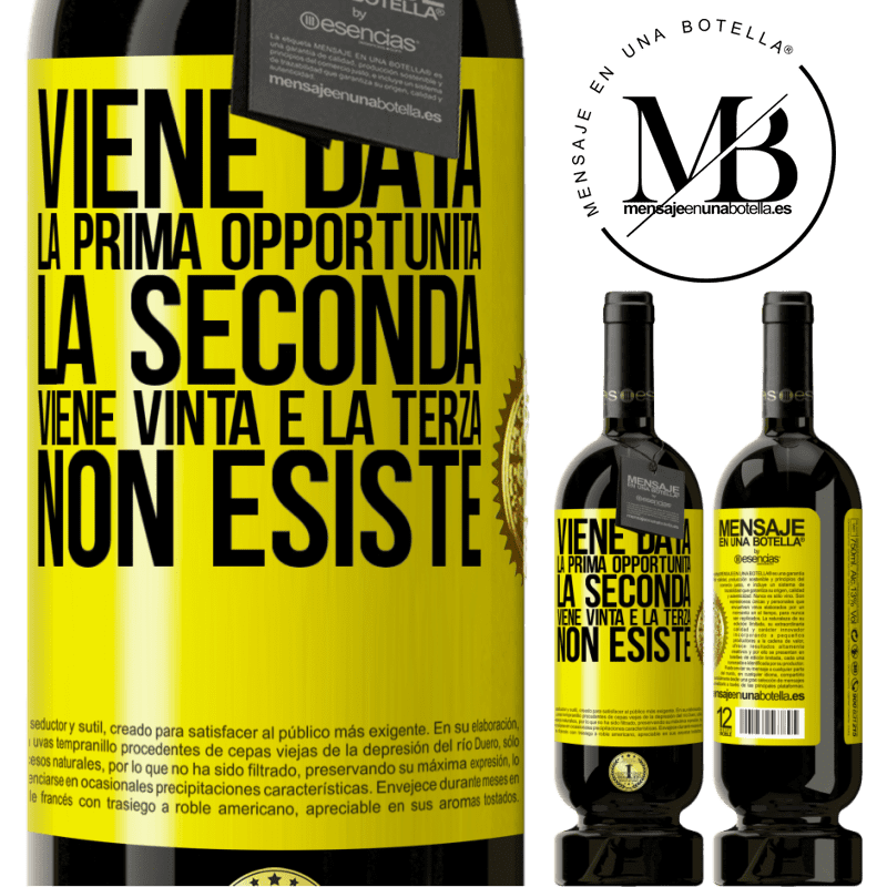 49,95 € Spedizione Gratuita | Vino rosso Edizione Premium MBS® Riserva Viene data la prima opportunità, la seconda viene vinta e la terza non esiste Etichetta Gialla. Etichetta personalizzabile Riserva 12 Mesi Raccogliere 2016 Tempranillo
