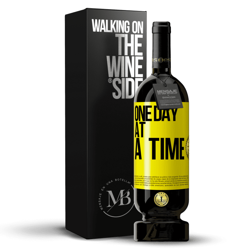 49,95 € Free Shipping | Red Wine Premium Edition MBS® Reserve One day at a time Yellow Label. Customizable label Reserve 12 Months Harvest 2016 Tempranillo