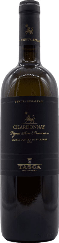 Бесплатная доставка | Белое вино Tasca Conti d'Almerita Sicilia Tenuta Regaleali D.O.C. Contea di Sclafani Сицилия Италия Chardonnay — Шардоне 75 cl