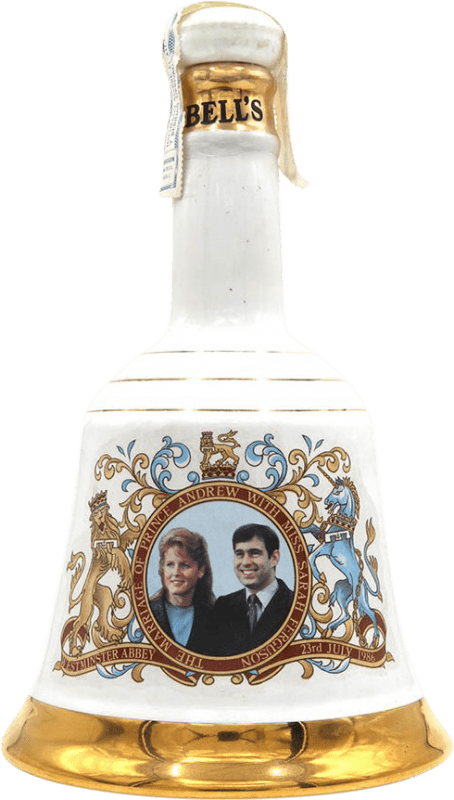 Бесплатная доставка | Виски смешанные Bell's Prince Andrew & Miss Sarah Шотландия Объединенное Королевство 70 cl