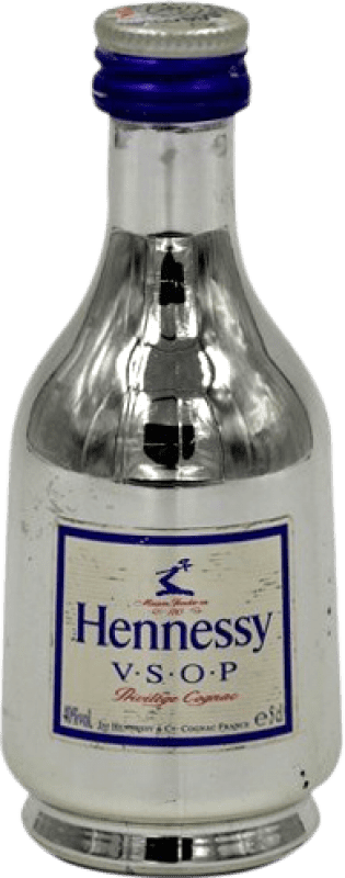 25,95 € | Коньяк Hennessy Silver — Серебряная версия VSOP Very Superior Old Pale — Очень превосходный выдержанный светлый A.O.C. Cognac Франция Мини-бутылка 5 cl