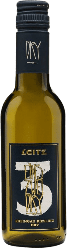 4,95 € Envio grátis | Vinho branco Weingut Leitz Eins Zwei Dry Seco Q.b.A. Rheingau Garrafa Pequena 25 cl