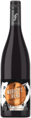 Framingham Nobody's Hero Pinot Black Marlborough 年轻的 75 cl