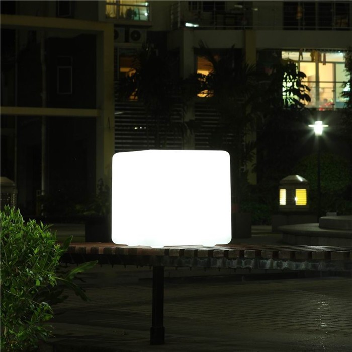 53,95 € Бесплатная доставка | Мебель с подсветкой LED RGBW 40×40 cm. Беспроводной светодиодный световой куб RGB. Дистанционное управление. Перезаряжаемый. 24 светодиода Полиэтилен