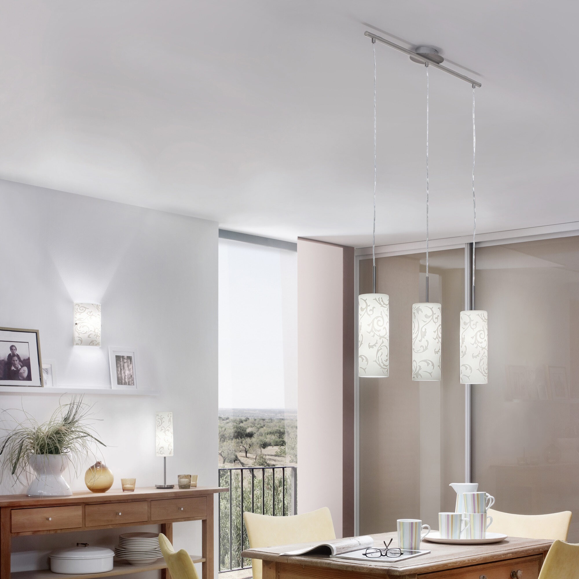 Lampada da tavolo Eglo Amadora 60W Ø 10 cm. Acciaio, bicchiere e vetro stampato. Colore bianca, nichel e nichel opaco