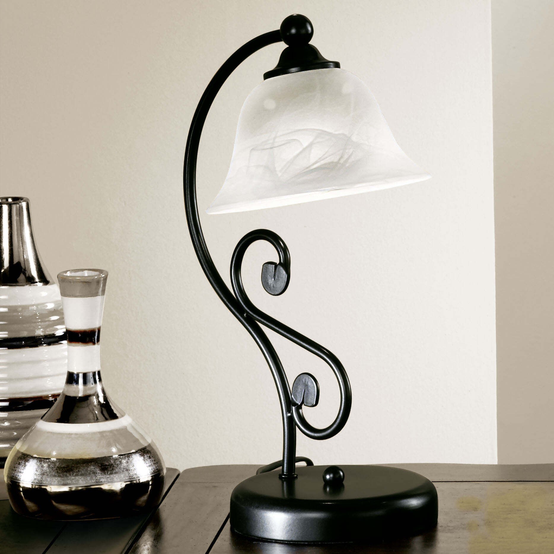 35,95 € Kostenloser Versand | Tischlampe Eglo Murcia 40W 37×17 cm. Stahl und glas. Weiß und schwarz Farbe