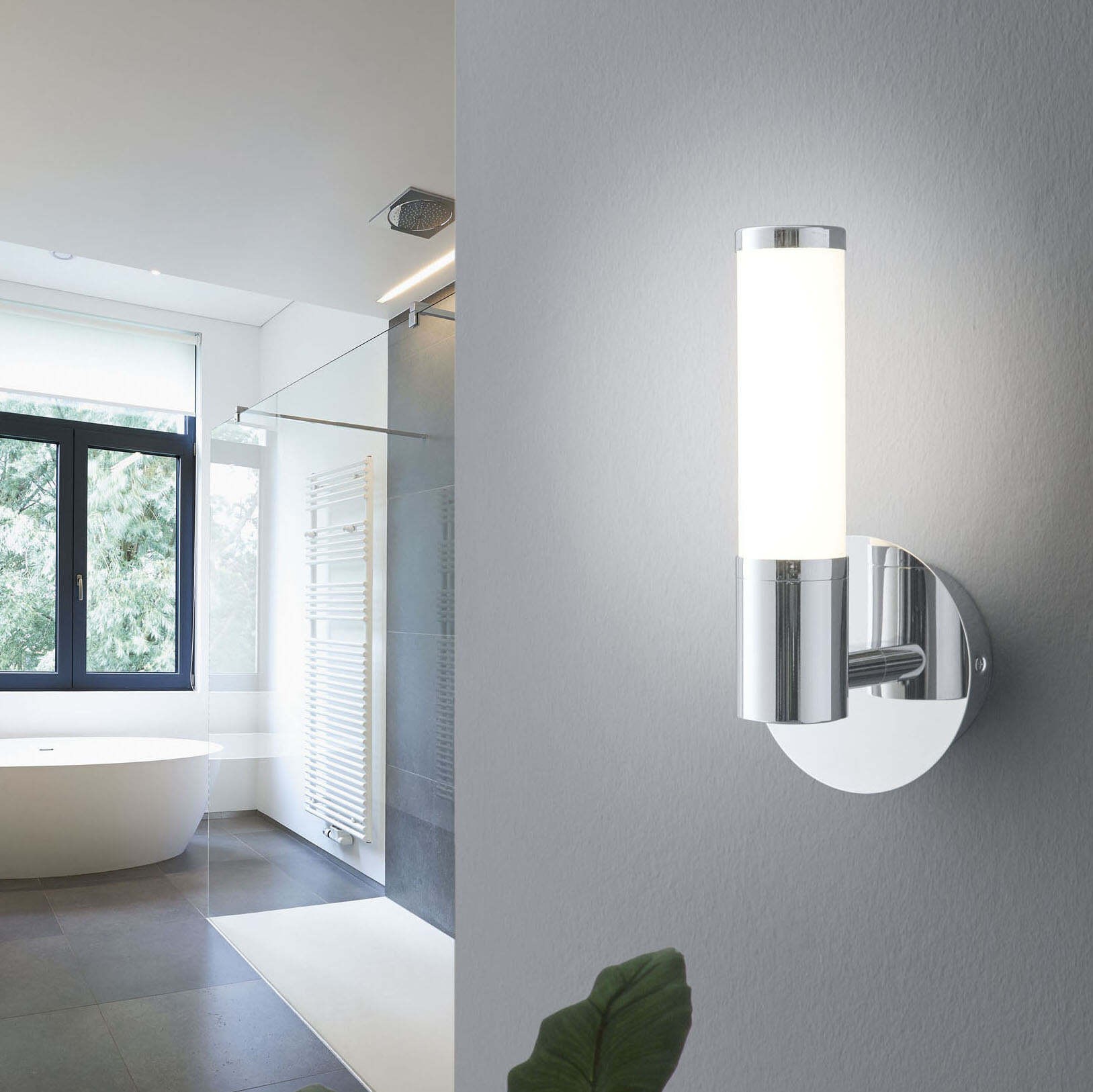 44,95 € Envío gratis | Aplique de pared interior Eglo Palmera 1 4.5W 3000K Luz cálida. 27×13 cm. Acero, vidrio y vidrio opalino. Color blanco, cromado y plata