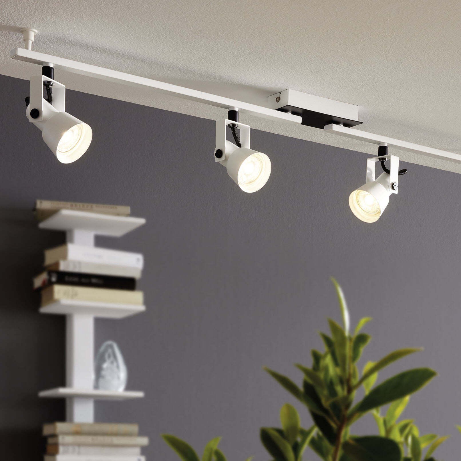 94,95 € Envoi gratuit | Projecteur d'intérieur Eglo Trillo 20W 99×7 cm. Acier. Couleur blanc et noir