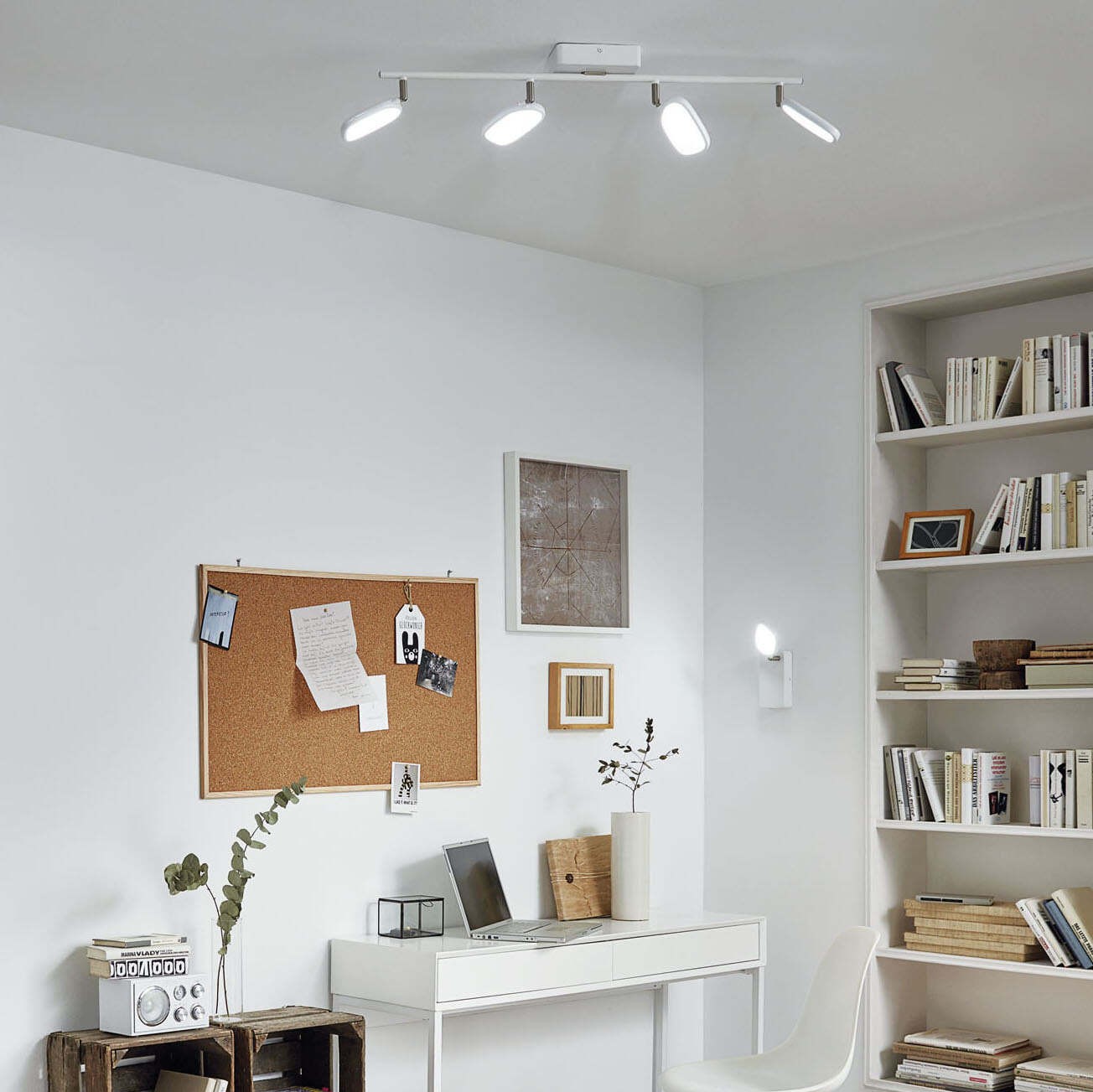 62,95 € Envío gratis | Foco para interior Eglo Palombare C 5W 2700K Luz muy cálida. 15×8 cm. Acero, aluminio y plástico. Color blanco