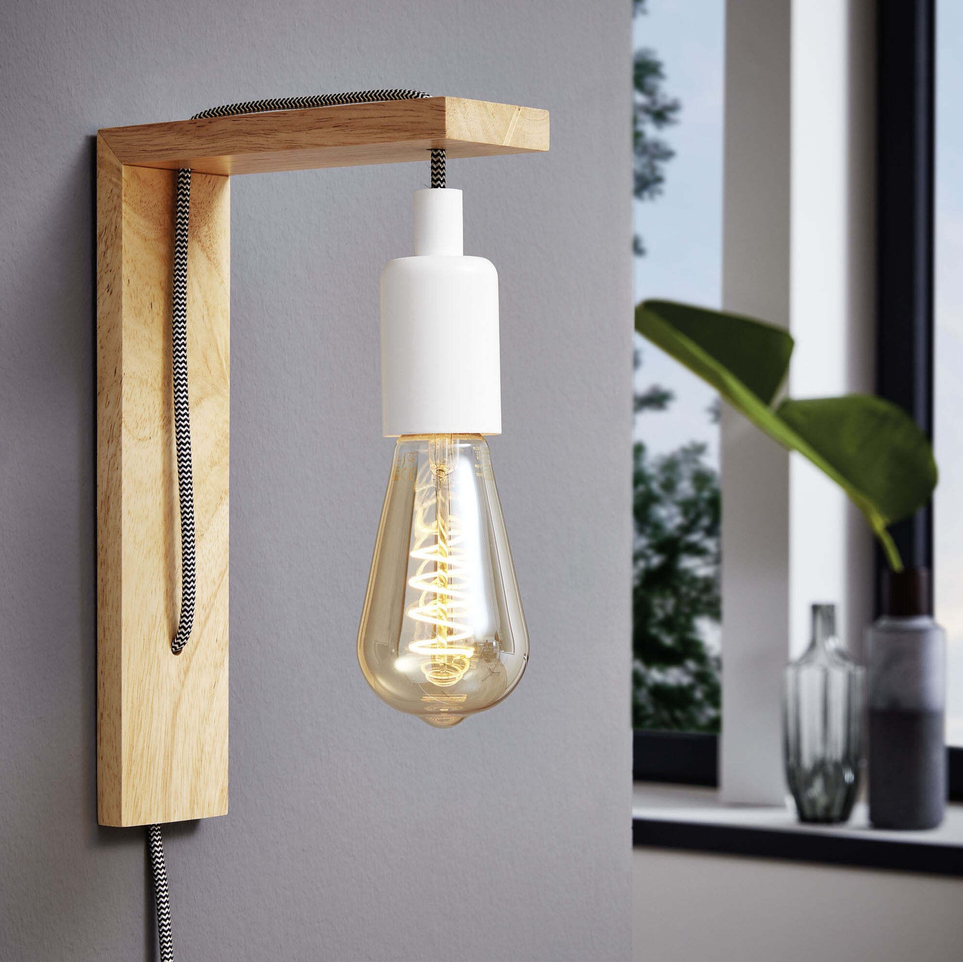39,95 € Envío gratis | Aplique de pared interior Eglo Tocopilla 10W 28×6 cm. Acero y madera. Color blanco y marrón