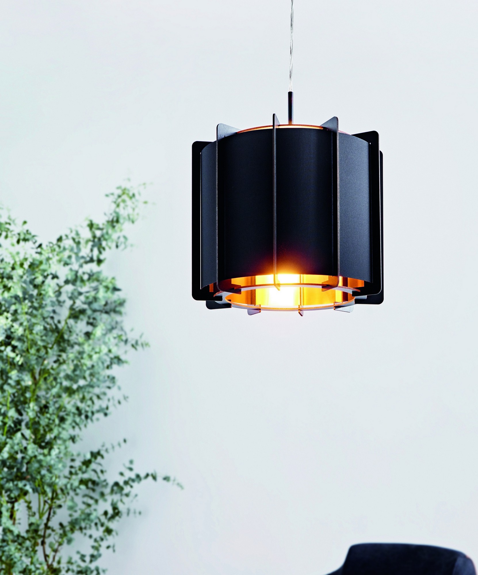 44,95 € Kostenloser Versand | Hängelampe Eglo Pineta 40W Ø 33 cm. Stahl, blatt und holz. Golden und schwarz Farbe