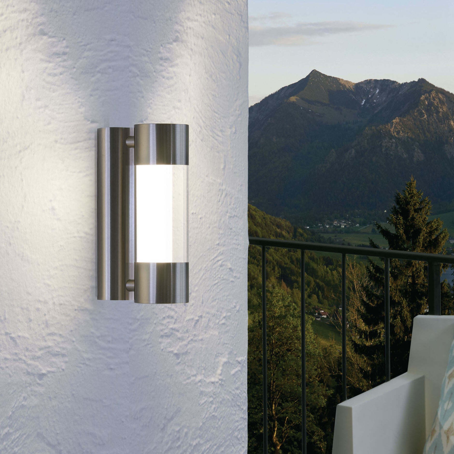 76,95 € Spedizione Gratuita | Applique da esterno Eglo Robledo 7.5W 3000K Luce calda. 26×8 cm. Acciaio, acciaio inossidabile e plastica. Colore acciaio inossidabile e argento