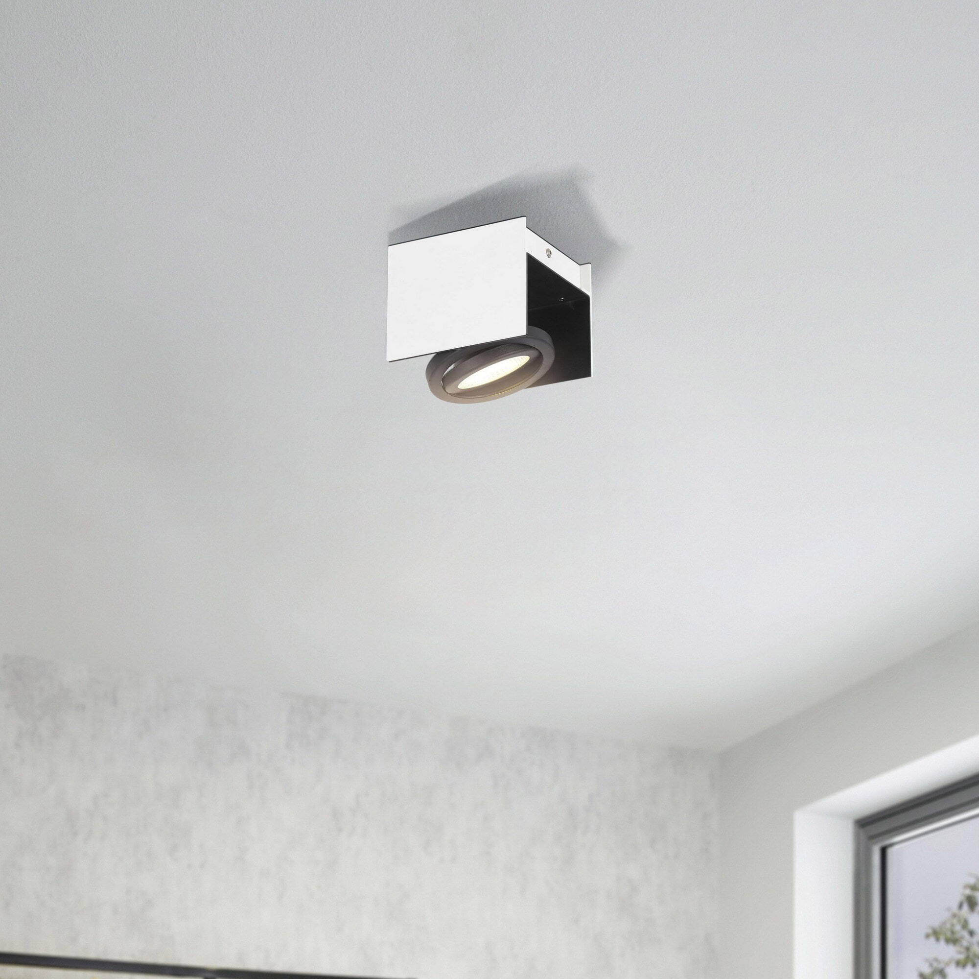 94,95 € Envoi gratuit | Projecteur d'intérieur Eglo Stars of Light Vidago 5.5W 3000K Lumière chaude. 14×13 cm. Acier et aluminium. Couleur blanc et noir