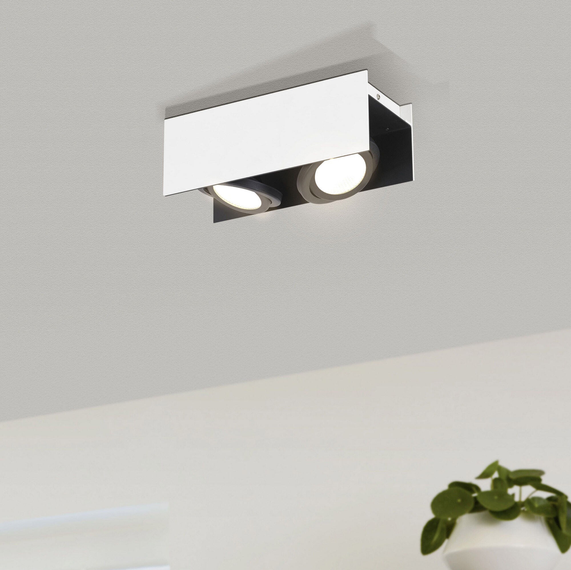 152,95 € Envoi gratuit | Projecteur d'intérieur Eglo Stars of Light Vidago 11W 3000K Lumière chaude. 31×13 cm. Acier et aluminium. Couleur blanc et noir