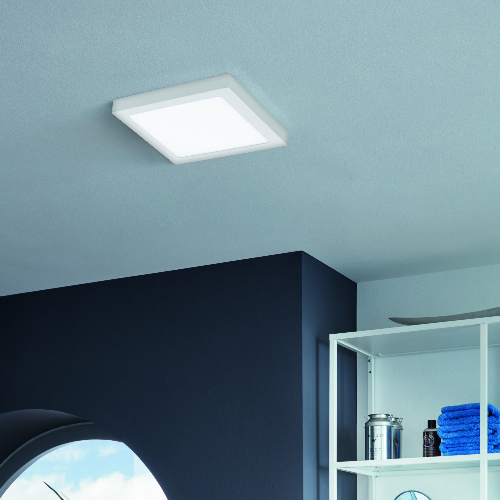 49,95 € Envío gratis | Plafón de interior Eglo Fueva C 15.5W 2700K Luz muy cálida. 23×23 cm. Metal y plástico. Color blanco