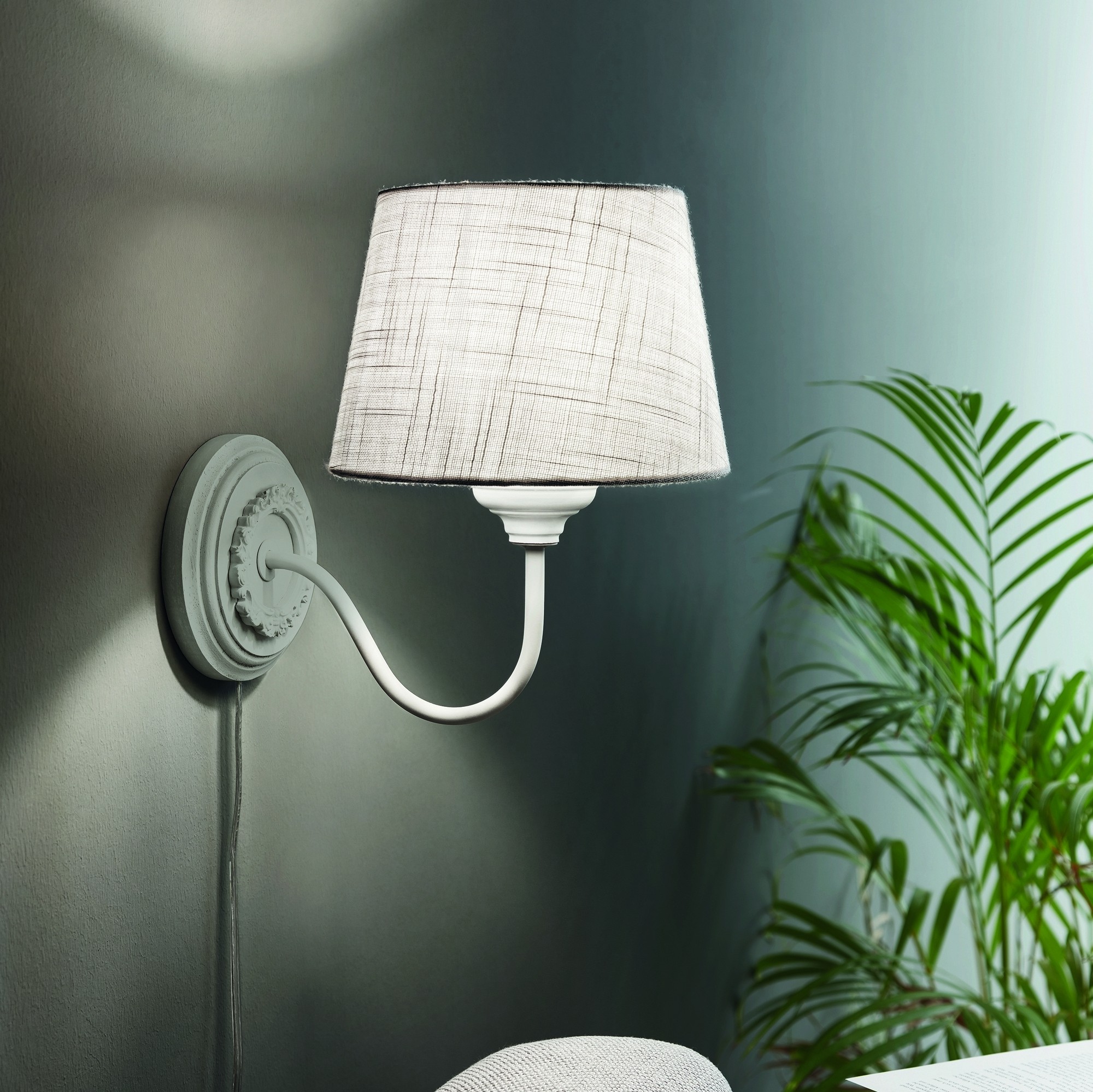 Lampada da parete per interni Eglo Larache 2 40W 27×20 cm. Acciaio, biancheria e legna. Colore grigio e