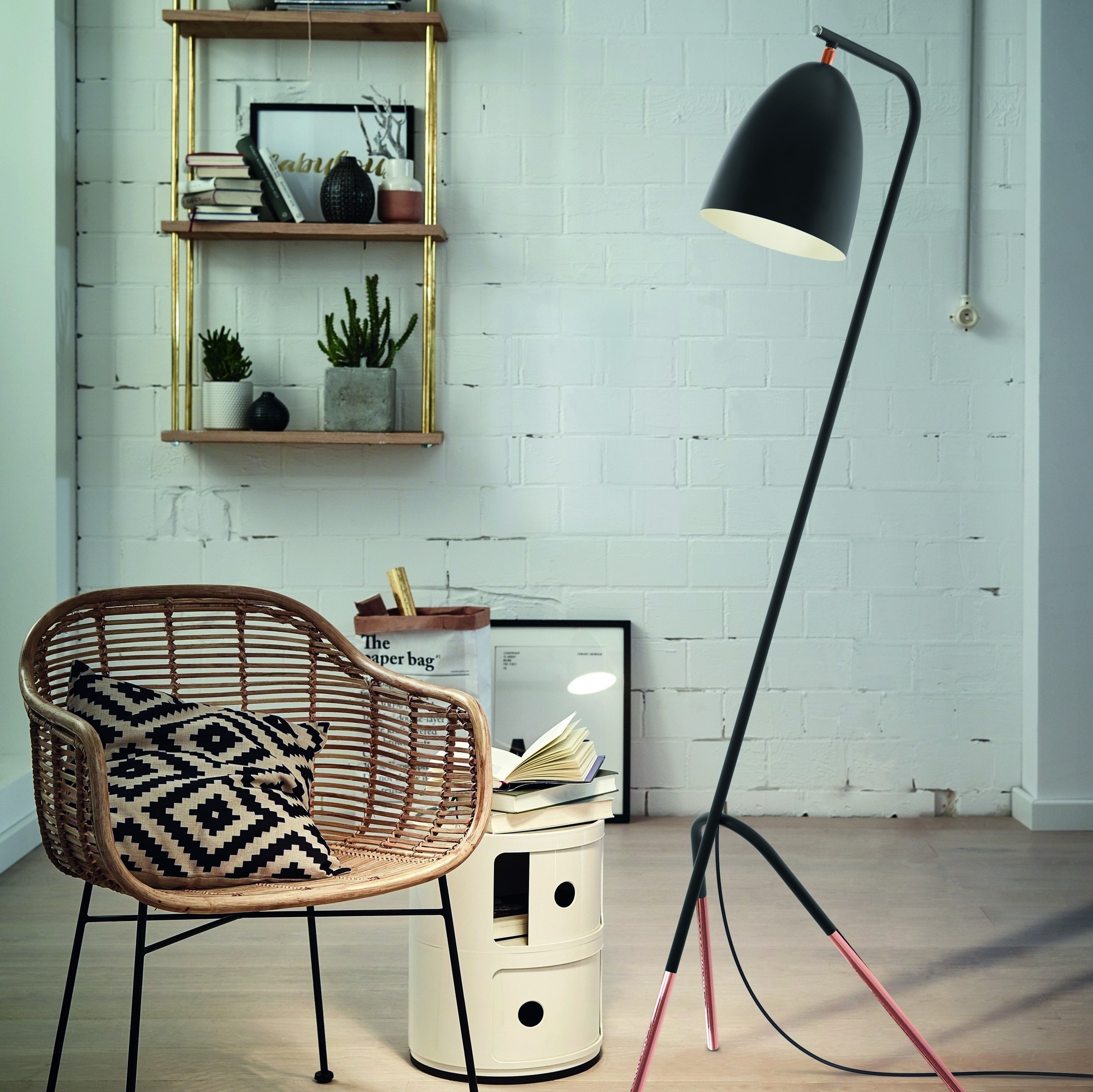 Lampadaire Eglo Westlinton 60W 148×42 cm. Acier. Couleur cuivre, dorée et noir
