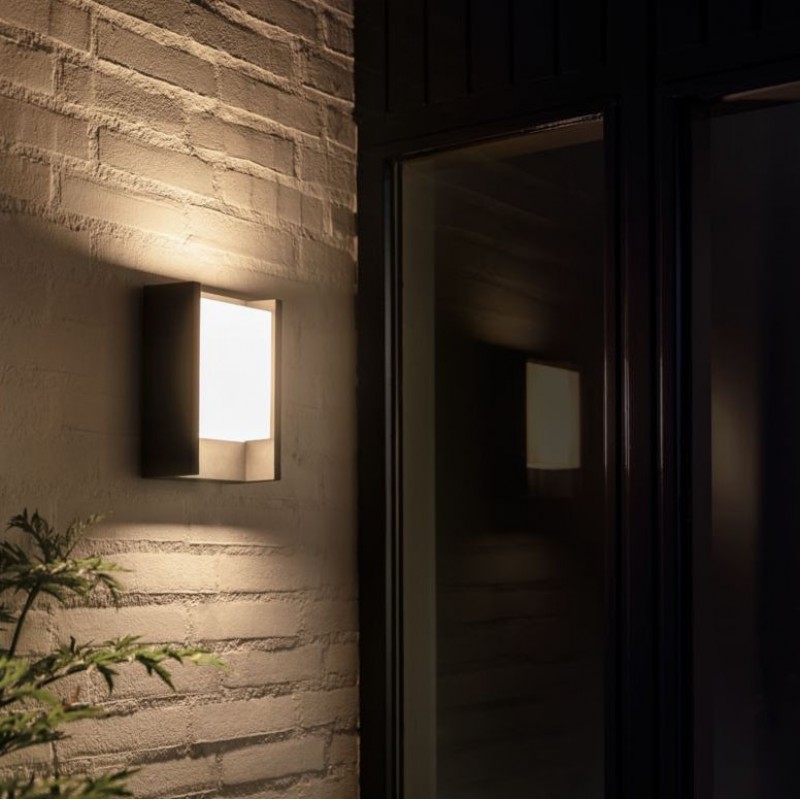 69,95 € Free Shipping | Outdoor wall light Philips Fuzo 15W 2700K Very warm light. Rectangular Shape 22×17 cm. Apply mural. Integrated LED. Direct power supply Terrace and garden. Modern Style