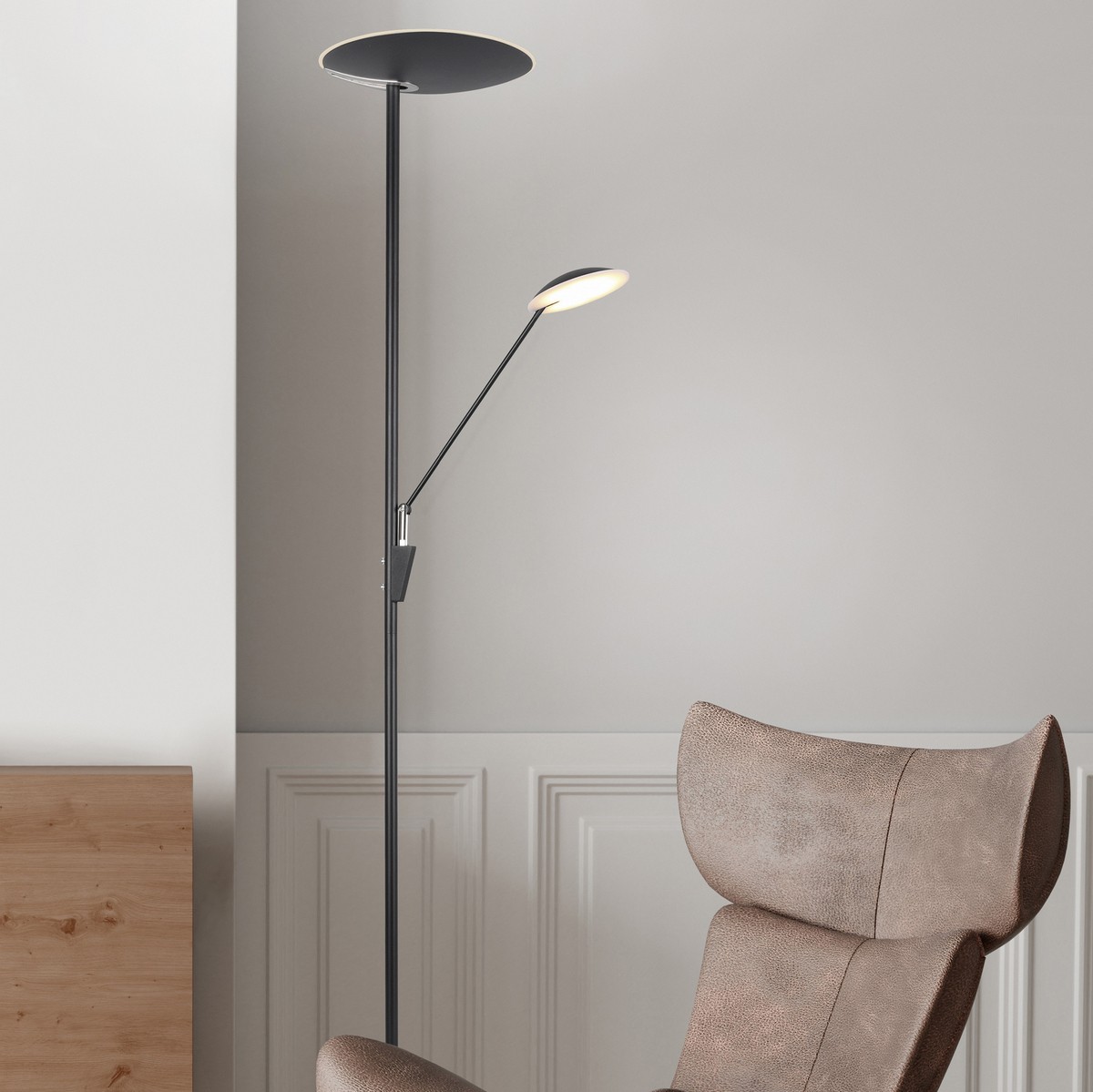 91,95 € Kostenloser Versand | Stehlampe Trio Edmonton 33W Ø 30 cm. Weiße LED mit einstellbarer Farbtemperatur. Gerichtetes Licht Metall. Schwarz Farbe