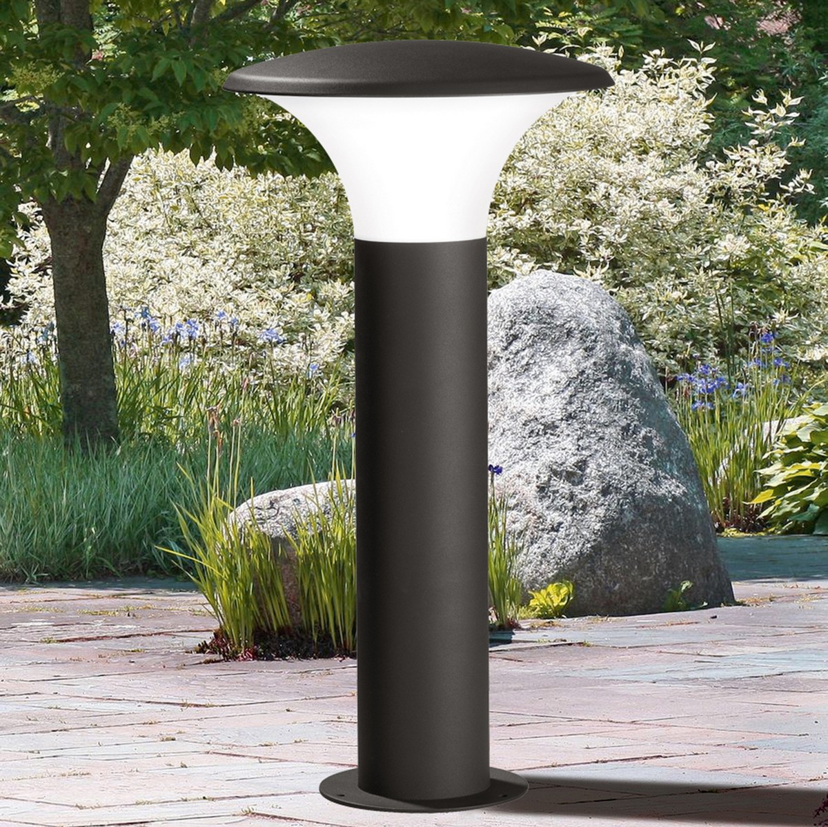 97,95 € Envio grátis | Farol luminoso Trio Kongo 5W 3000K Luz quente. Ø 26 cm. Luminária de poste vertical. LED substituível Alumínio fundido. Cor antracite