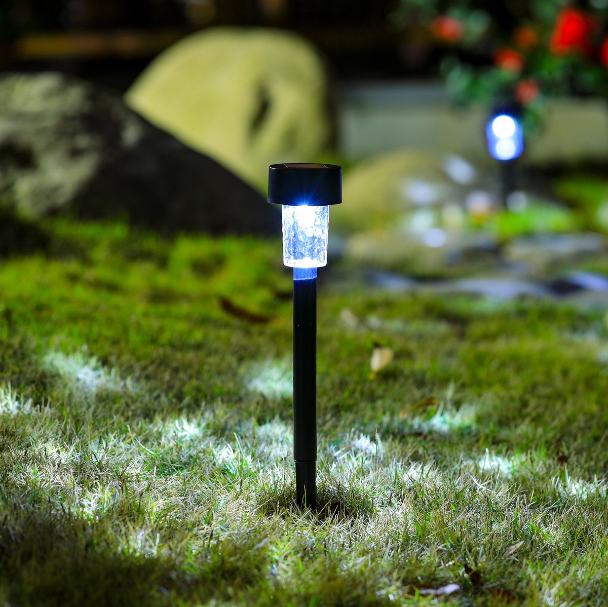 Farol luminoso Aigostar 0.6W 6500K Luz fria. 33×6 cm. Resistente à água. Ligar e desligar automático Pmma e policarbonato. Cor preto