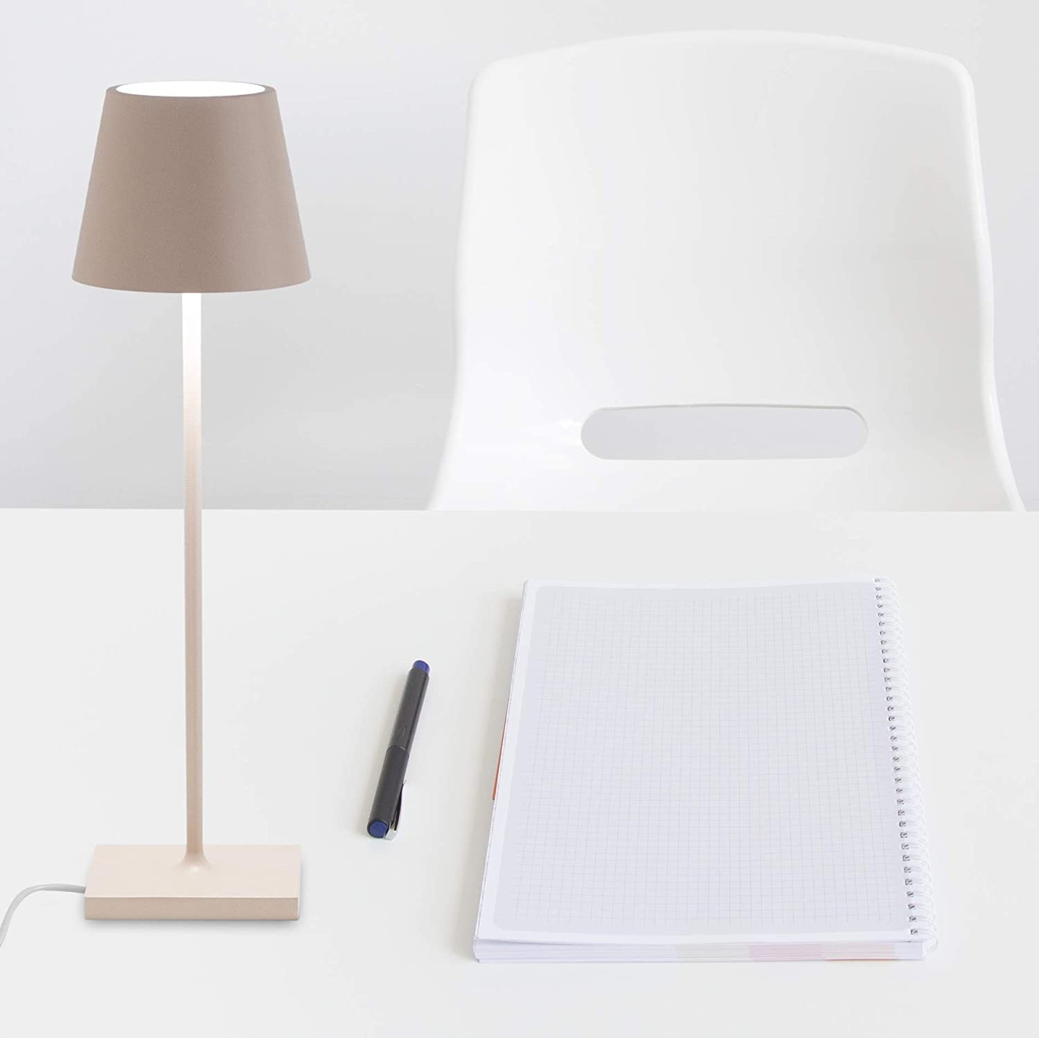 145,95 € Envio grátis | Lâmpada de exterior 2W 38×11 cm. LED reguláveis estação de carregamento de contato Alumínio e metais. Cor areia