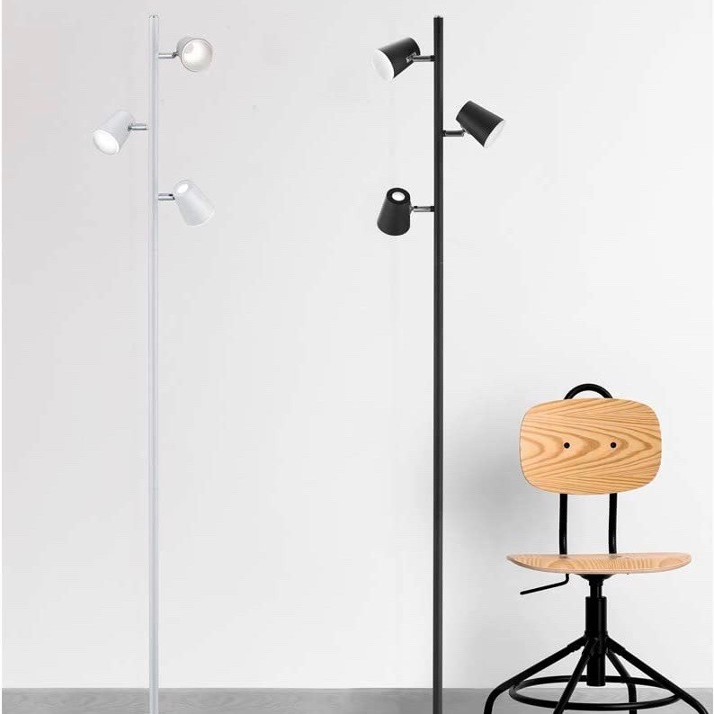 141,95 € Envoi gratuit | Lampadaire Trio 5W 3000K Lumière chaude. 154×28 cm. Spot LED triple Métal. Couleur blanc