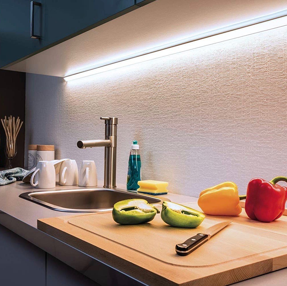 156,95 € Envio grátis | Tira e mangueira de LED 48W LED 6500K Luz fria. 1000 cm. 10 metros. Bobina de tira de LED Pmma. Cor prata
