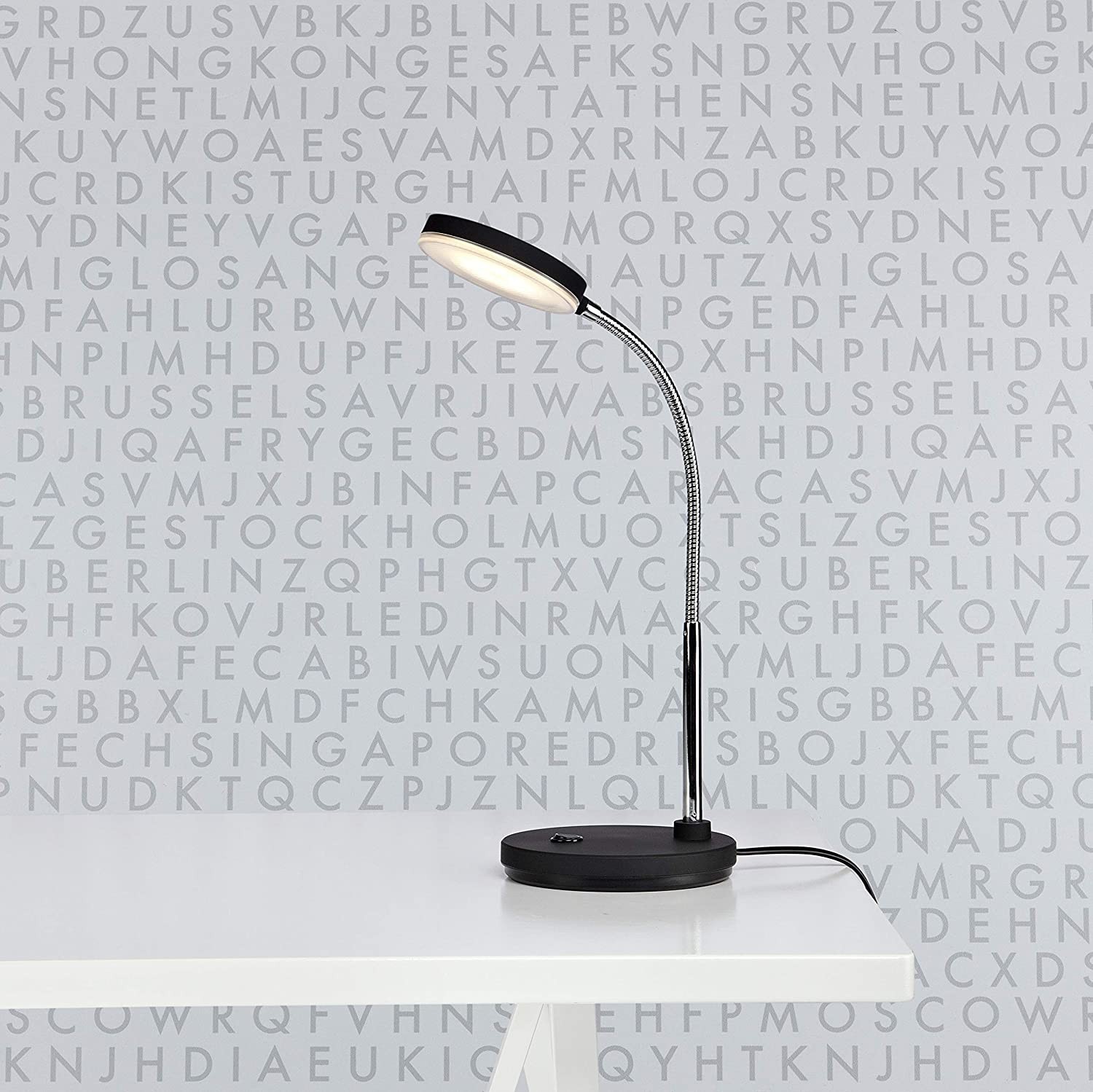 95,95 € Free Shipping | Desk lamp 5W Metal casting. Black Color