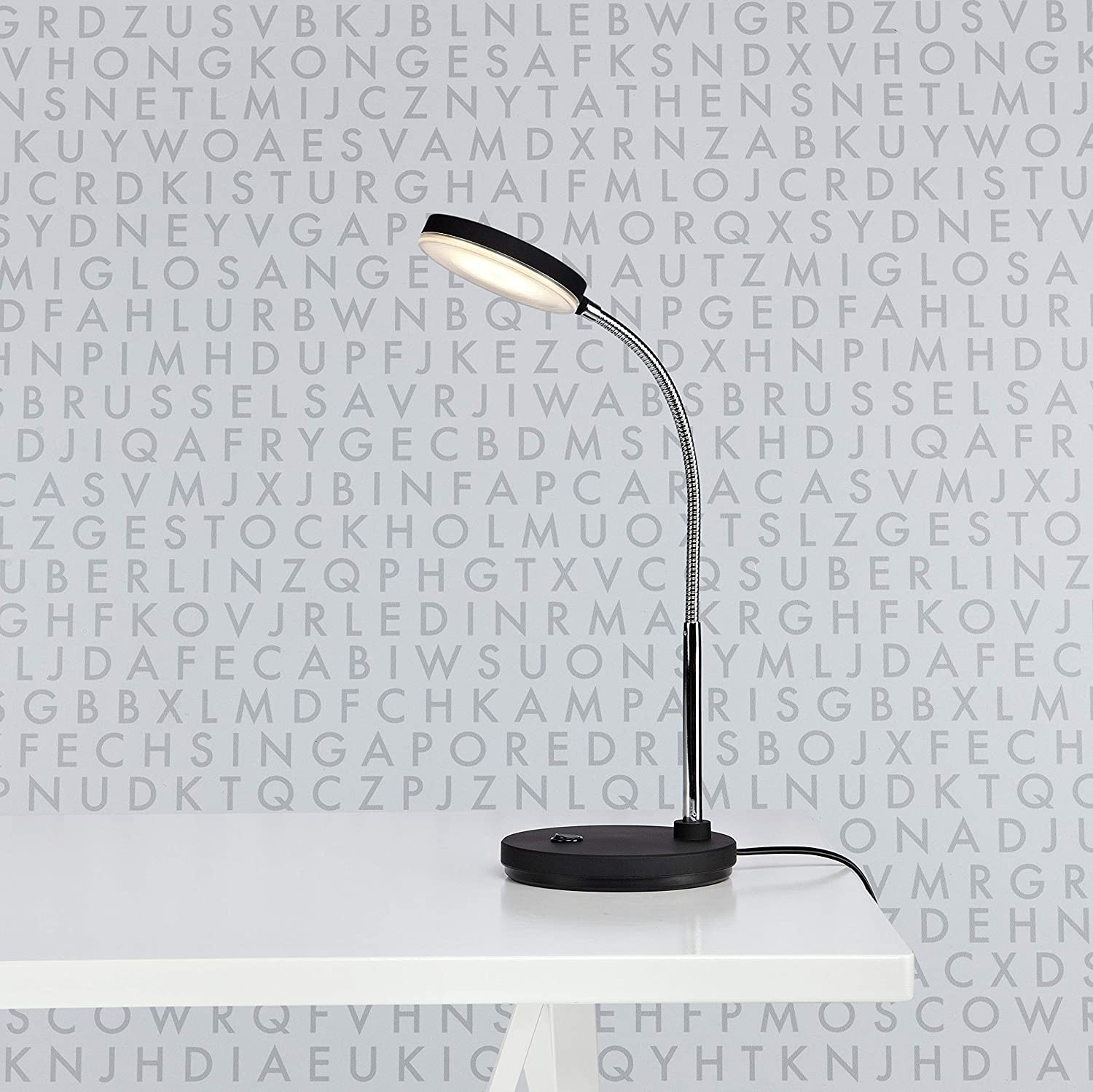 95,95 € Envio grátis | Lampada de escritorio 5W Metais. Cor preto