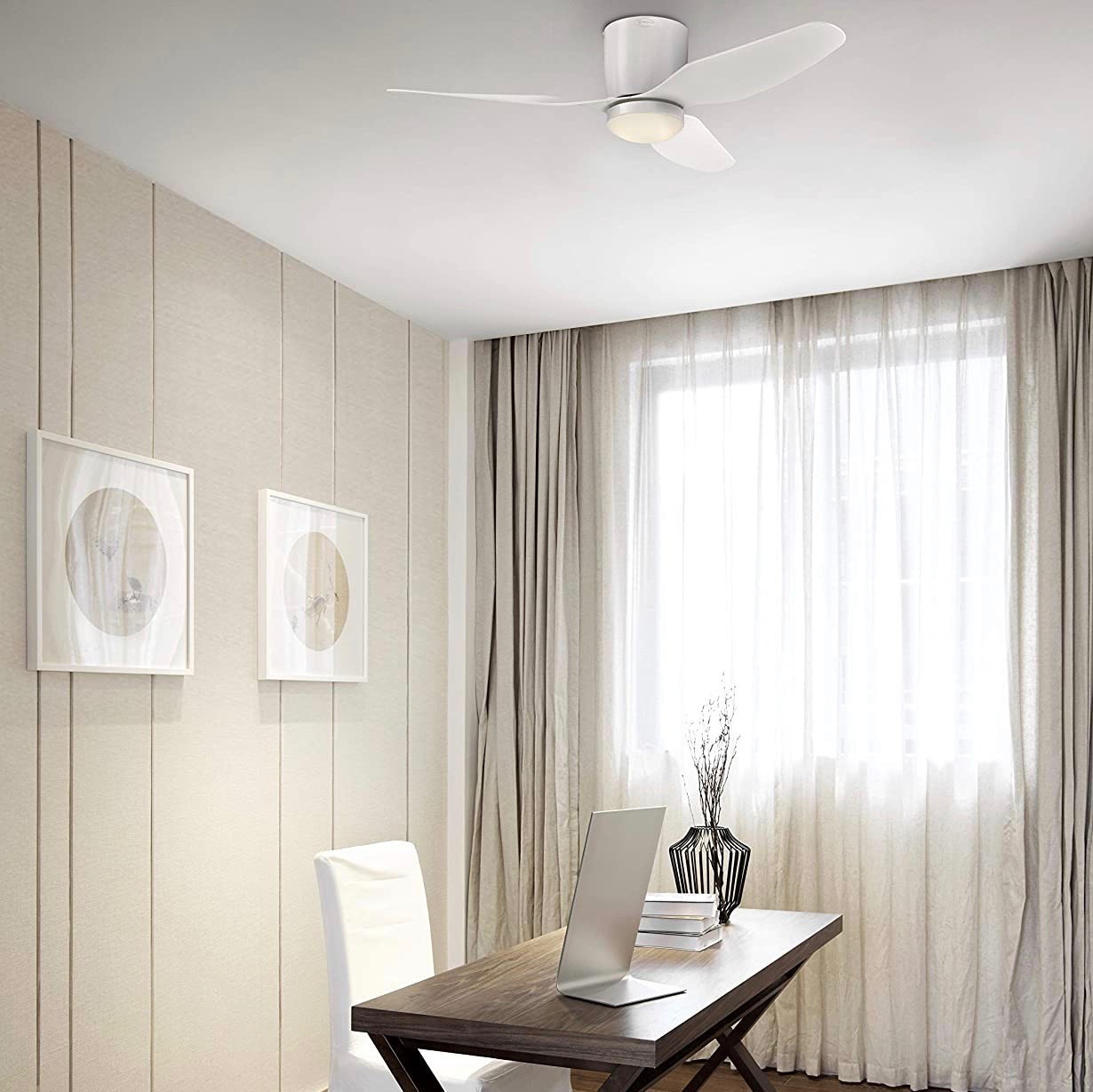 264,95 € Envio grátis | Ventilador de teto com luz 17W 117×117 cm. 3 palhetas-lâminas. Controle remoto Vidro. Cor branco