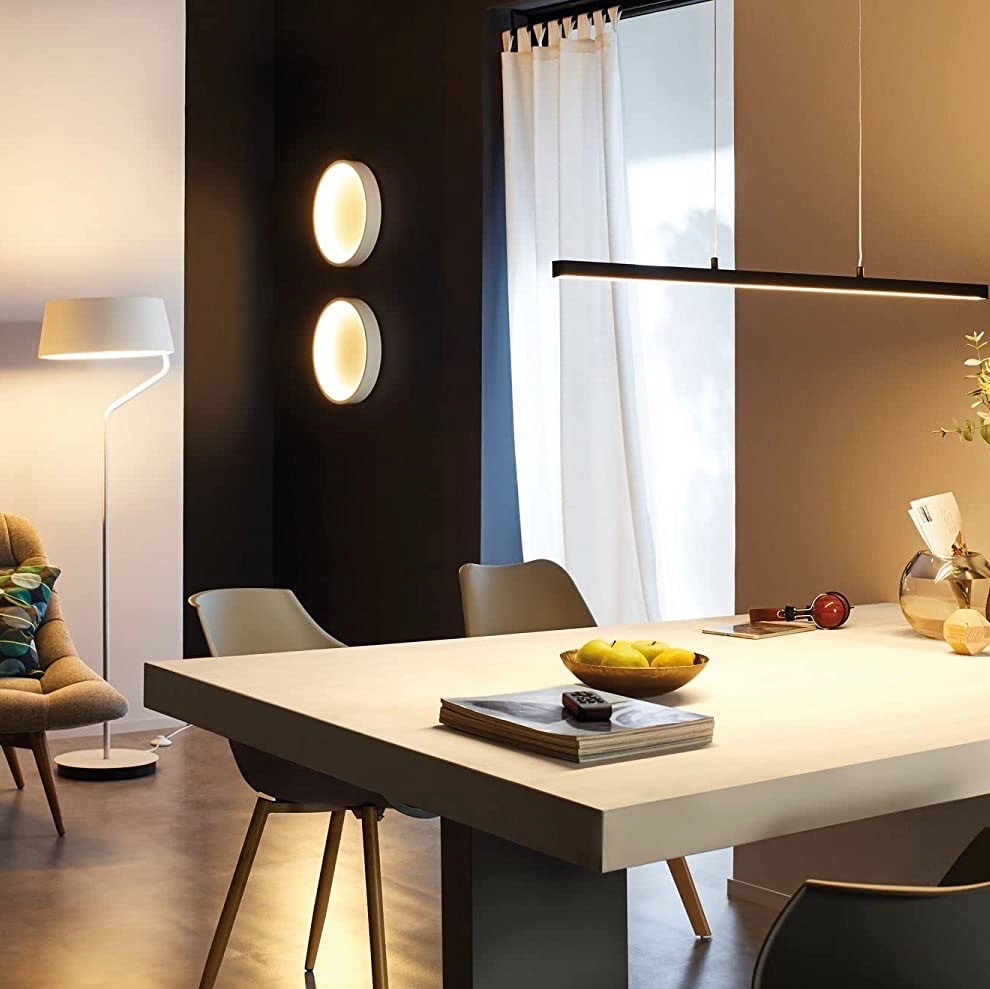 355,95 € Envío gratis | Lámpara de pie 22W 2700K Luz muy cálida. 148×45 cm. LED regulable Metal. Color cromado